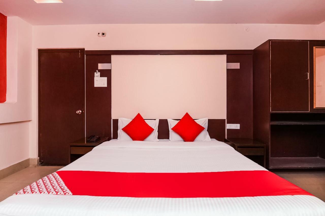 Oyo 28856 Manjeera Inn Visakhapatnam Eksteriør billede