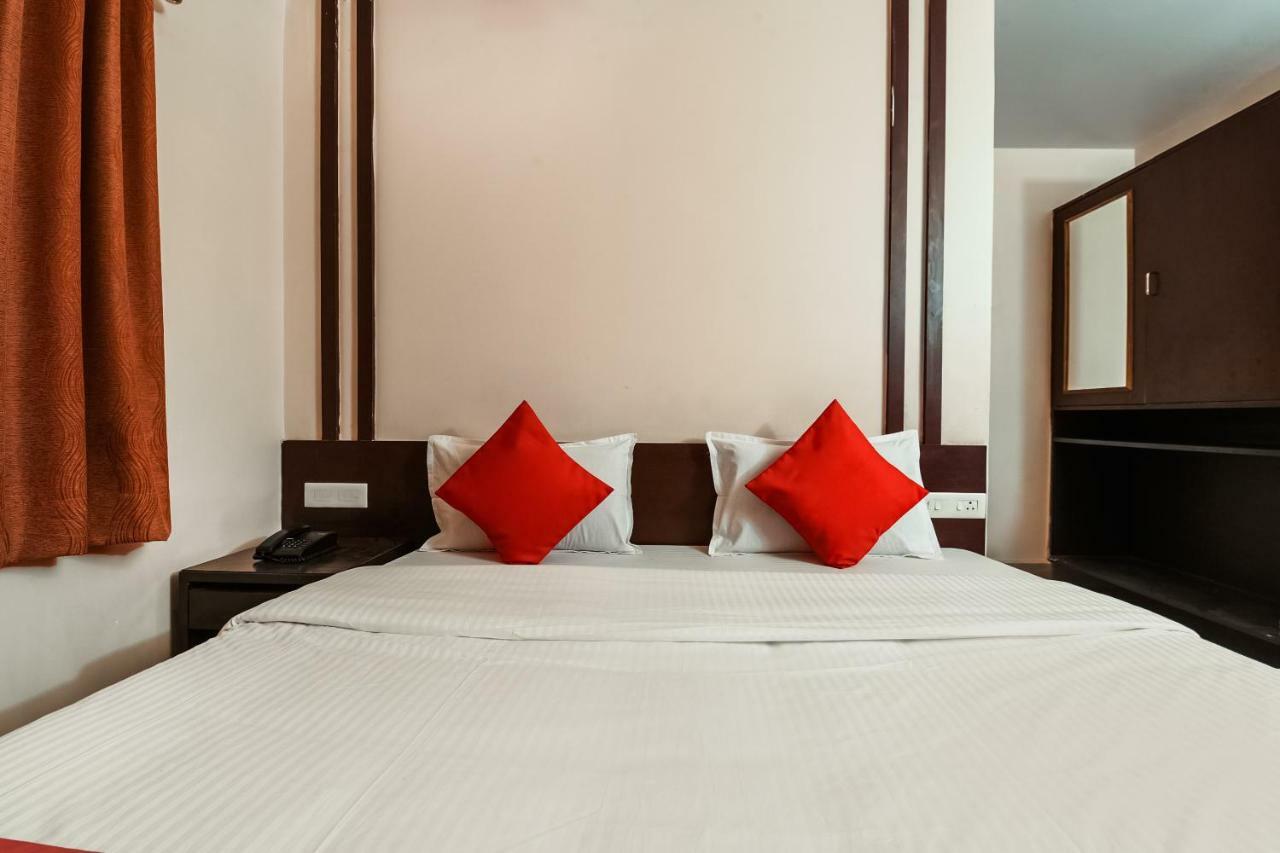 Oyo 28856 Manjeera Inn Visakhapatnam Eksteriør billede