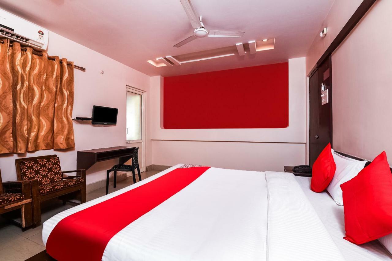 Oyo 28856 Manjeera Inn Visakhapatnam Eksteriør billede