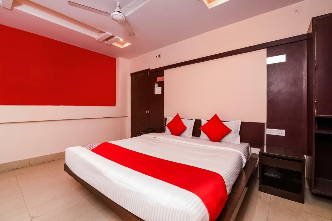 Oyo 28856 Manjeera Inn Visakhapatnam Eksteriør billede