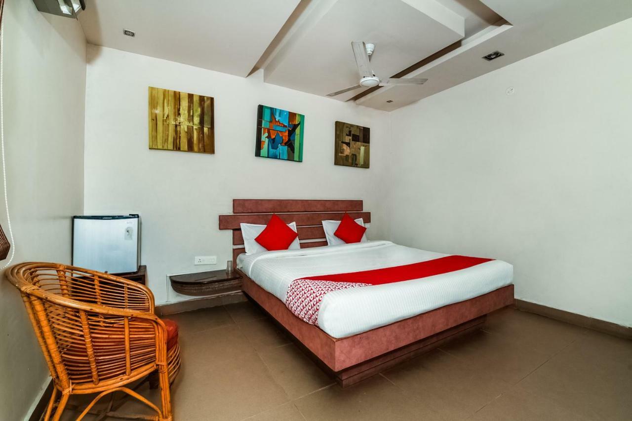 Oyo 28856 Manjeera Inn Visakhapatnam Eksteriør billede