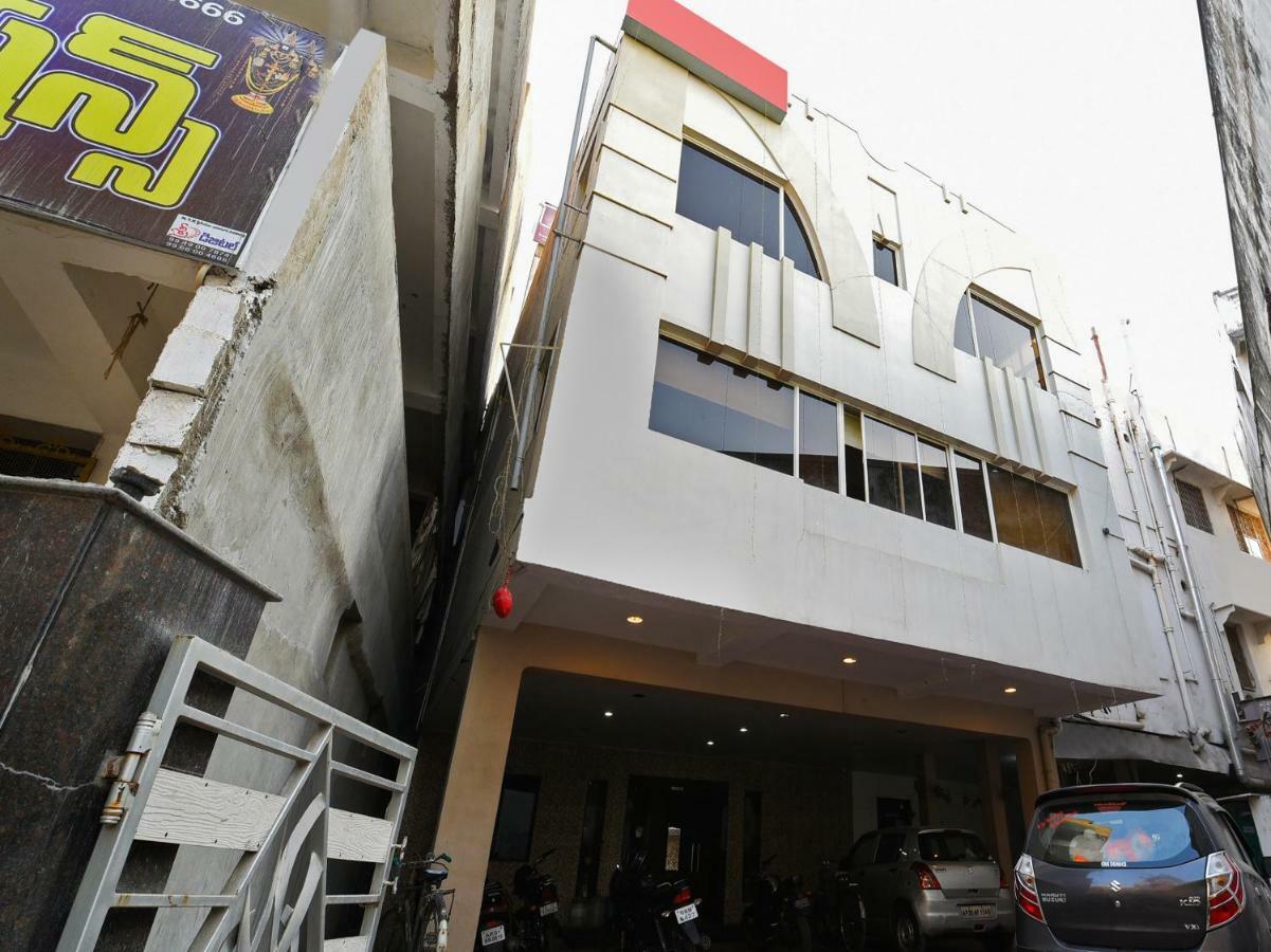 Oyo 28856 Manjeera Inn Visakhapatnam Eksteriør billede